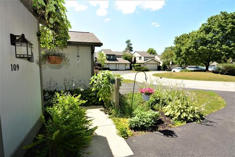 109 Chicory Ct, Rolling Meadows, IL 60008 photo 2