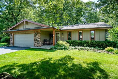 13862 Beaver Dr, Roscoe, IL 61073 photo 3