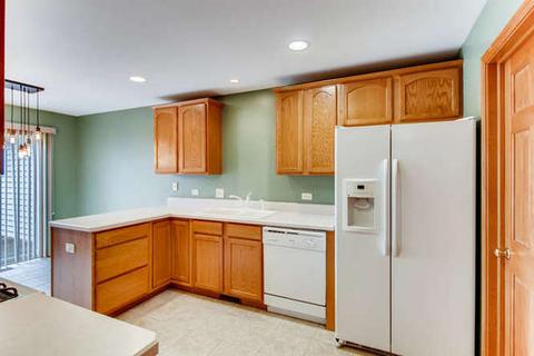548 Madison Ln, Elgin, IL 60123 photo 8