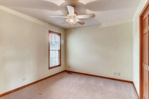 548 Madison Ln, Elgin, IL 60123 photo 19