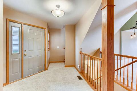 548 Madison Ln, Elgin, IL 60123 photo 4