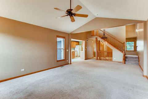 548 Madison Ln, Elgin, IL 60123 photo 6