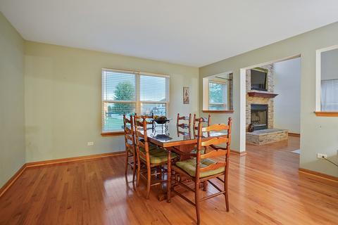 7400 Windstone Dr, Plainfield, IL 60586 photo 2