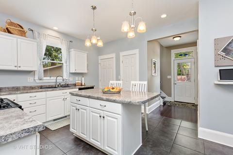 326 Mcclure Ave, Elgin, IL 60123 photo 6