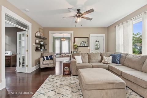 326 Mcclure Ave, Elgin, IL 60123 photo 2