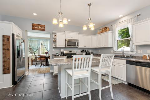 326 Mcclure Ave, Elgin, IL 60123 photo 7