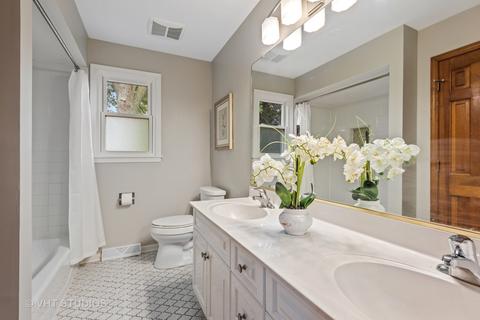 2 S472 Seneca Dr, Wheaton, IL 60189 photo 22
