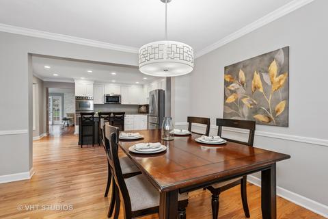 2 S472 Seneca Dr, Wheaton, IL 60189 photo 8