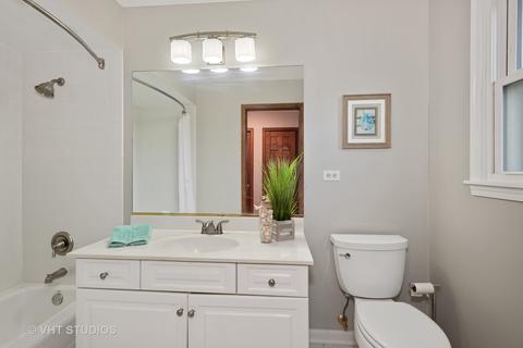 2 S472 Seneca Dr, Wheaton, IL 60189 photo 17