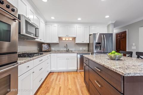 2 S472 Seneca Dr, Wheaton, IL 60189 photo 7