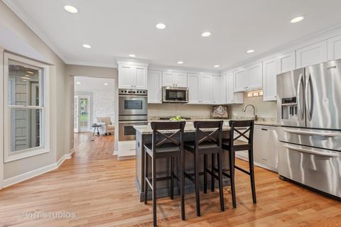 2 S472 Seneca Dr, Wheaton, IL 60189 photo 5