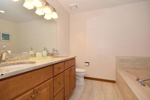 939 Millwood Dr, Bartlett, IL 60103 photo 22
