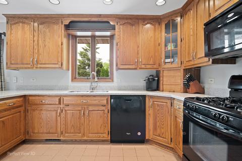 676 Cedar Ln, Bartlett, IL 60103 photo 8