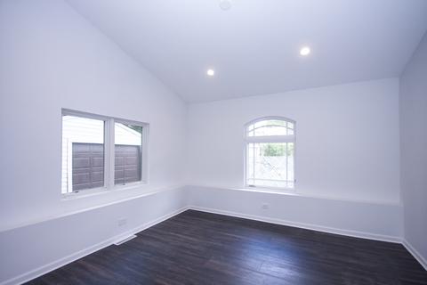 5150 W Devon Ave, Chicago, IL 60646 photo 7
