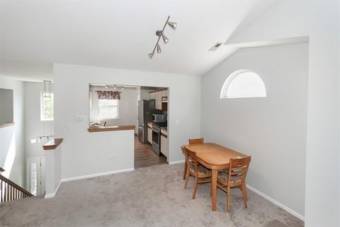583 Lancaster Cir, Elgin, IL 60123 photo 8