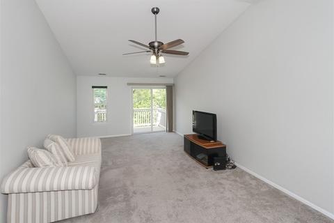 583 Lancaster Cir, Elgin, IL 60123 photo 11