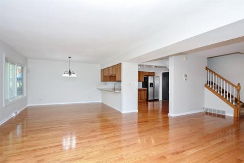 1836 Golf View Dr, Bartlett, IL 60103 photo 3