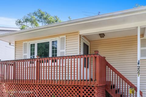 227 Albert Ter, Wheeling, IL 60090 photo 1