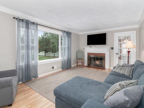 810 N Gary Ave, Wheaton, IL 60187 photo 10