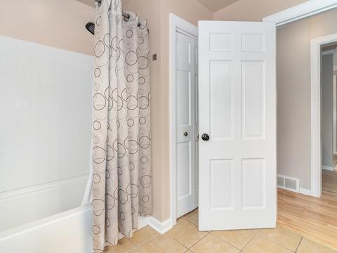 810 N Gary Ave, Wheaton, IL 60187 photo 22
