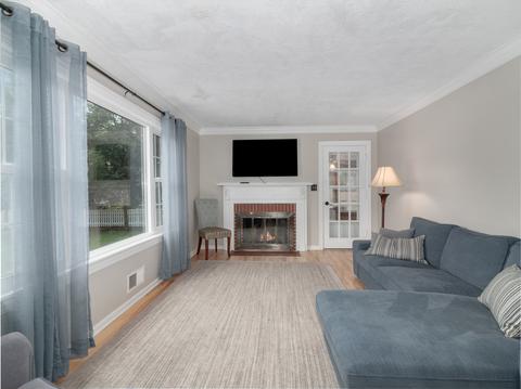 810 N Gary Ave, Wheaton, IL 60187 photo 9