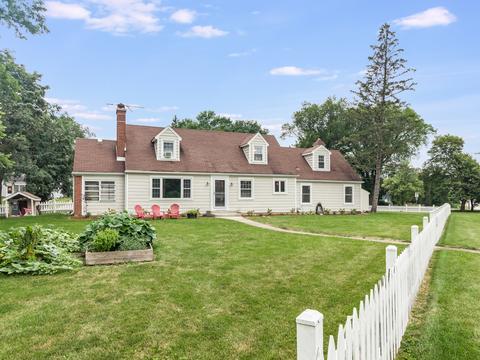 810 N Gary Ave, Wheaton, IL 60187 photo 1