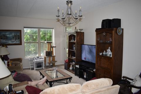 715 Astor Ln #204, Wheeling, IL 60090 photo 8