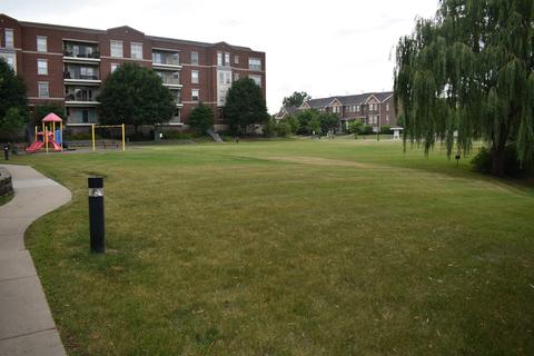 715 Astor Ln #204, Wheeling, IL 60090 photo 20