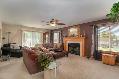 1851 Eberhard Ln, Plainfield, IL 60586 photo 9