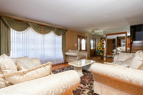 7955 W 80th Pl, Bridgeview, IL 60455 photo 9