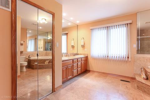 7955 W 80th Pl, Bridgeview, IL 60455 photo 8