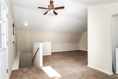608 Columbus St, Mchenry, IL 60050 photo 9