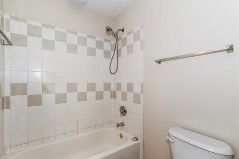 608 Columbus St, Mchenry, IL 60050 photo 21