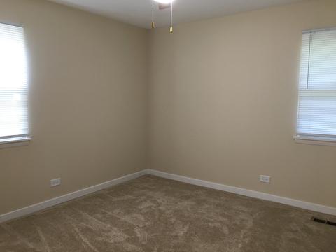 1094 Hecker Dr, Elgin, IL 60120 photo 9