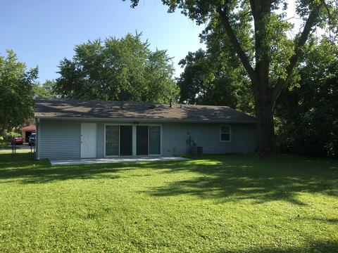1094 Hecker Dr, Elgin, IL 60120 photo 2