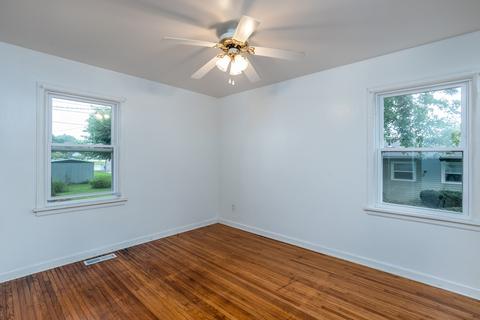 923 Chambers St, Ottawa, IL 61350 photo 8