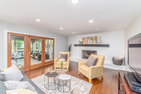 3955 Bordeaux Dr, Hoffman Estates, IL 60192 photo 9