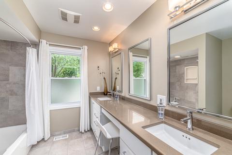 3955 Bordeaux Dr, Hoffman Estates, IL 60192 photo 22