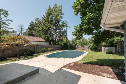 1320 Campbell Ln, Hoffman Estates, IL 60169 photo 25