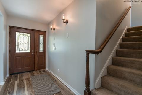 1320 Campbell Ln, Hoffman Estates, IL 60169 photo 4