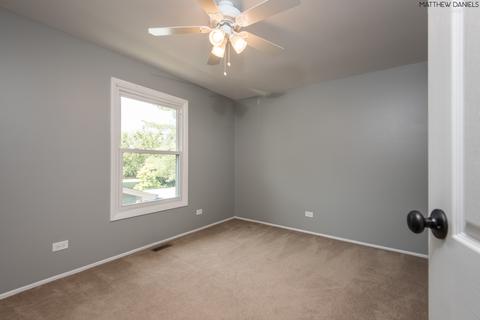 1320 Campbell Ln, Hoffman Estates, IL 60169 photo 17