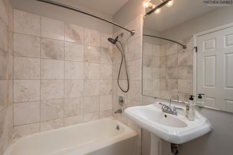 1320 Campbell Ln, Hoffman Estates, IL 60169 photo 16