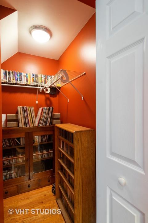 2927 N Gresham Ave #201, Chicago, IL 60618 photo 4