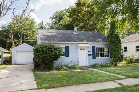 203 E Irving St, Normal, IL 61761 photo 2