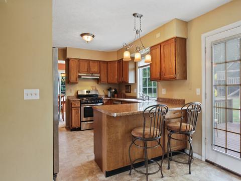 2210 Windsor Ct, Bloomington, IL 61704 photo 6