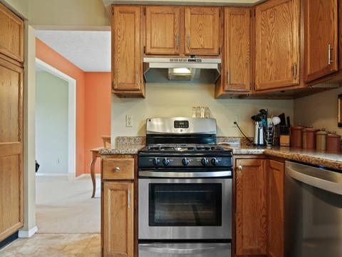 2210 Windsor Ct, Bloomington, IL 61704 photo 9