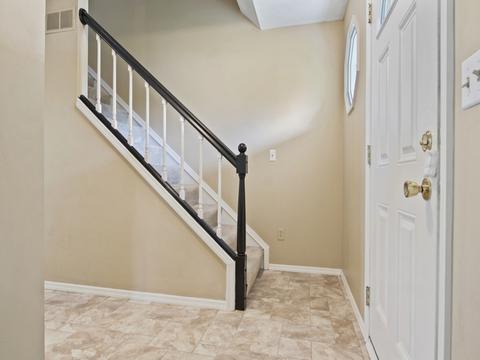 2210 Windsor Ct, Bloomington, IL 61704 photo 2