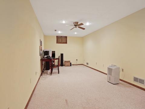 2210 Windsor Ct, Bloomington, IL 61704 photo 17
