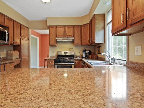 2210 Windsor Ct, Bloomington, IL 61704 photo 7