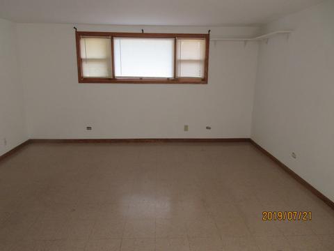 7850 W 80th Pl, Bridgeview, IL 60455 photo 3